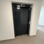 Lejlighed Local-lux F3 - Private Parking & Balcony *