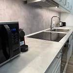 Local-lux F3 - Private Parking & Balcony Lejlighed