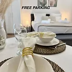 Lejlighed Local-lux F3 - Private Parking & Balcony *