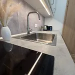 Local-lux F3 - Private Parking & Balcony * Kecskemét