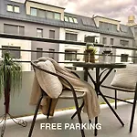 Local-lux F3 - Private Parking & Balcony Kecskemét
