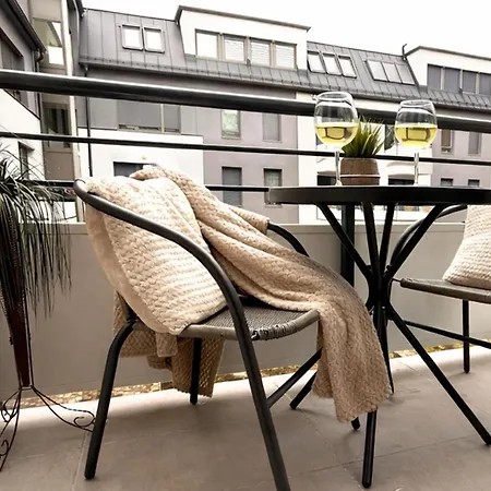 Daire Local-lux F3 - Private Parking & Balcony