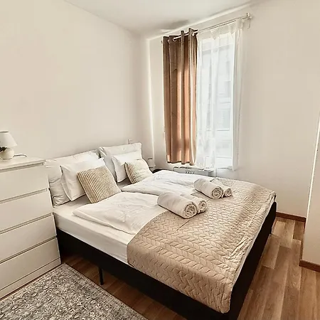 Local-lux F3 - Private Parking & Balcony