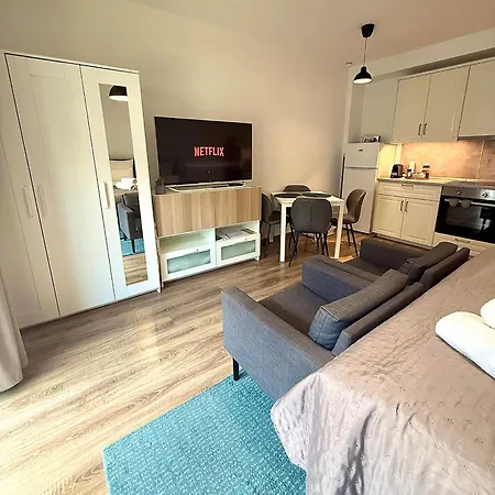 Apartmán Local-lux F3 - Private Parking & Balcony *