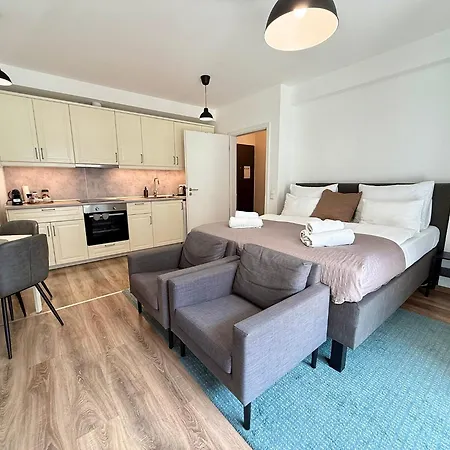 Local-lux F3 - Private Parking & Balcony Apartmán *