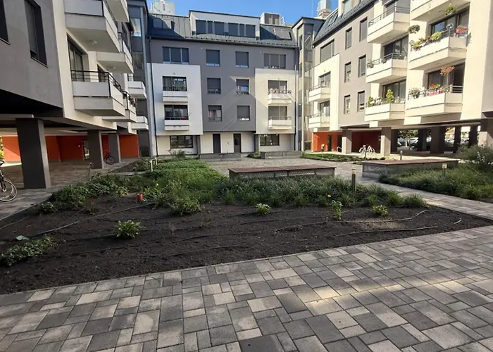 Daire Local-lux F3 - Private Parking & Balcony