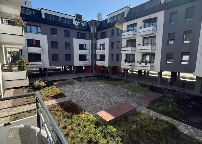 Local-lux F3 - Private Parking & Balcony *