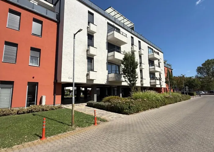 Daire Local-lux F3 - Private Parking & Balcony *
